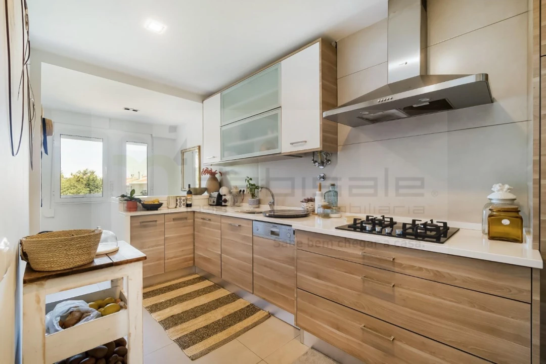 Apartamento T3 para Venda em Carcavelos e Parede Foto 2