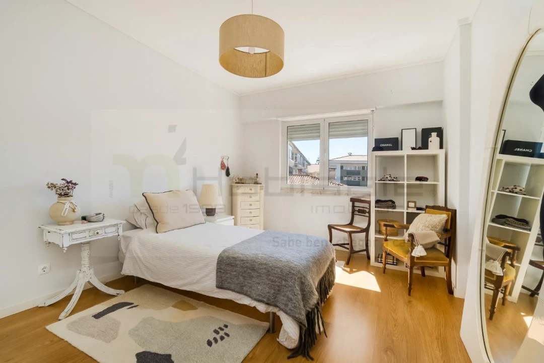 Apartamento T3 para Venda em Carcavelos e Parede Foto 8
