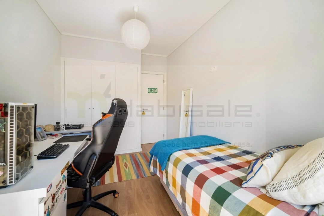 Apartamento T3 para Venda em Carcavelos e Parede Foto 10