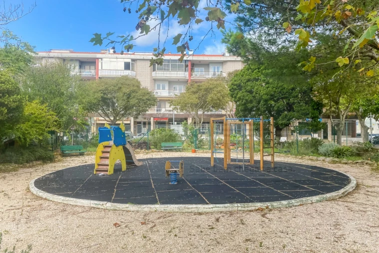 Apartamento T3 para Venda em Carcavelos e Parede Foto 15