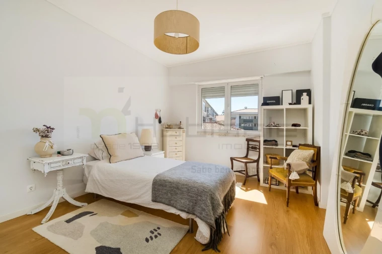 Apartamento T3 para Venda em Carcavelos e Parede Foto 8