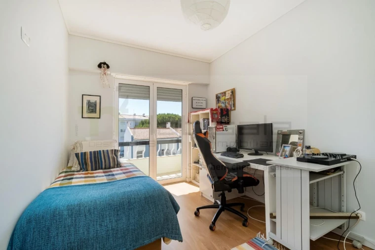 Apartamento T3 para Venda em Carcavelos e Parede Foto 11