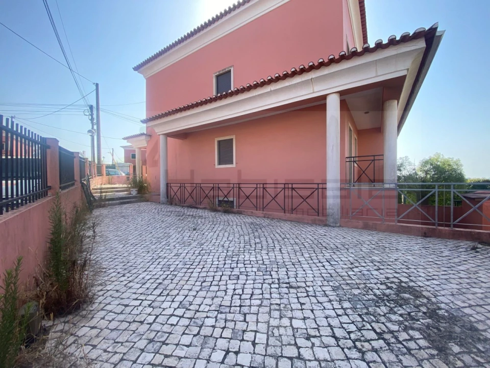 Moradia para Venda em Rio de Mouro Foto 6