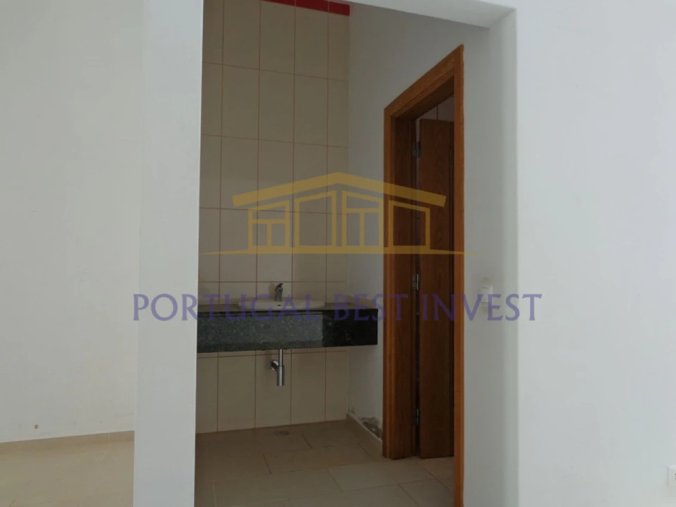 Loja para Arrendamento em Ferragudo Foto 2