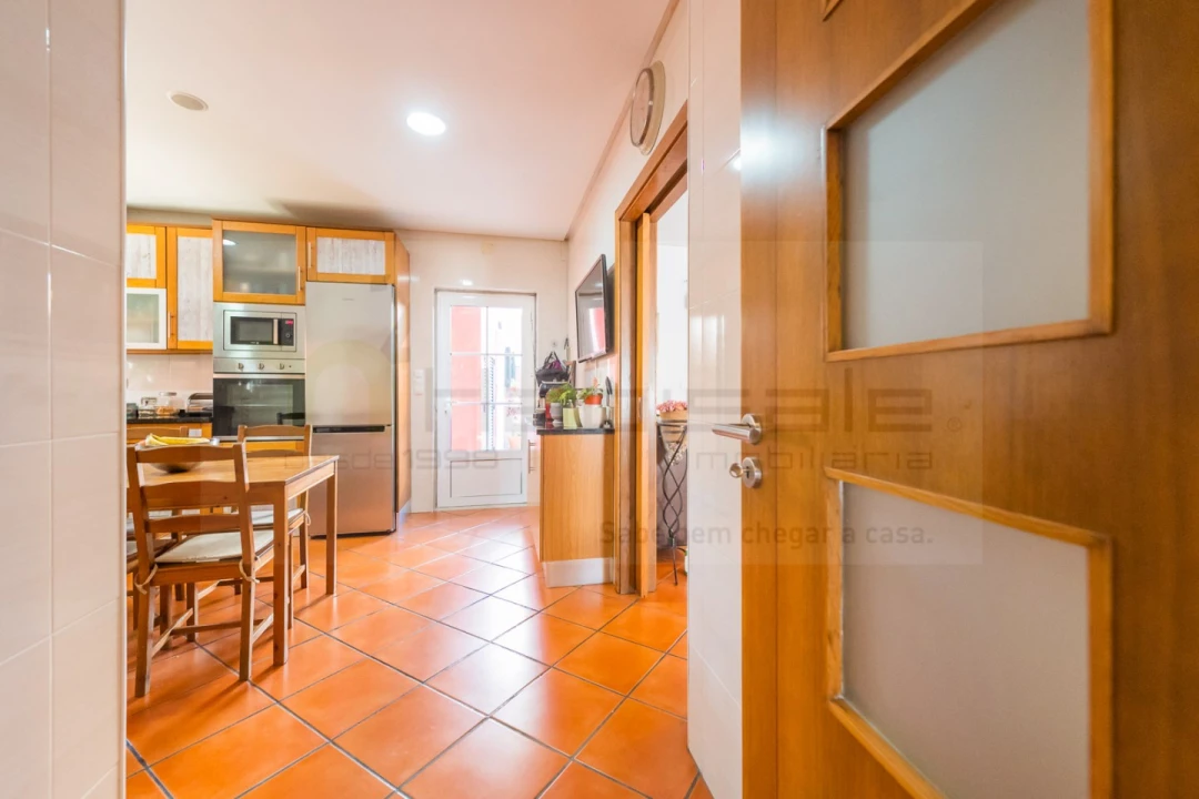 Moradia T4 para Venda em Ramada e Caneças Foto 12