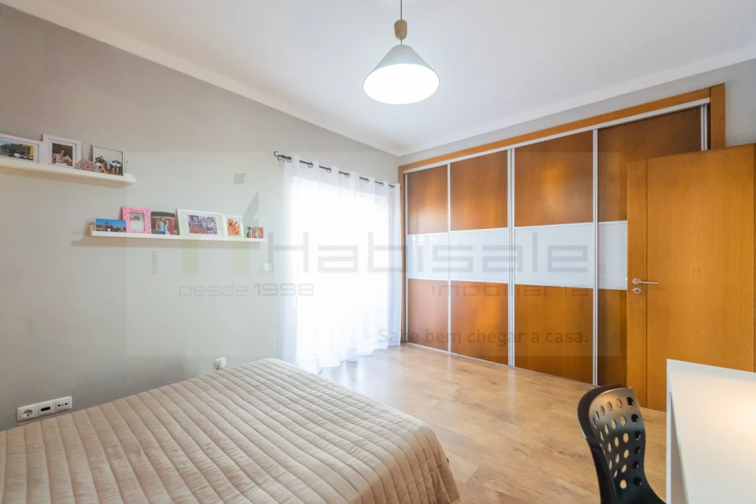 Moradia T4 para Venda em Ramada e Caneças Foto 23