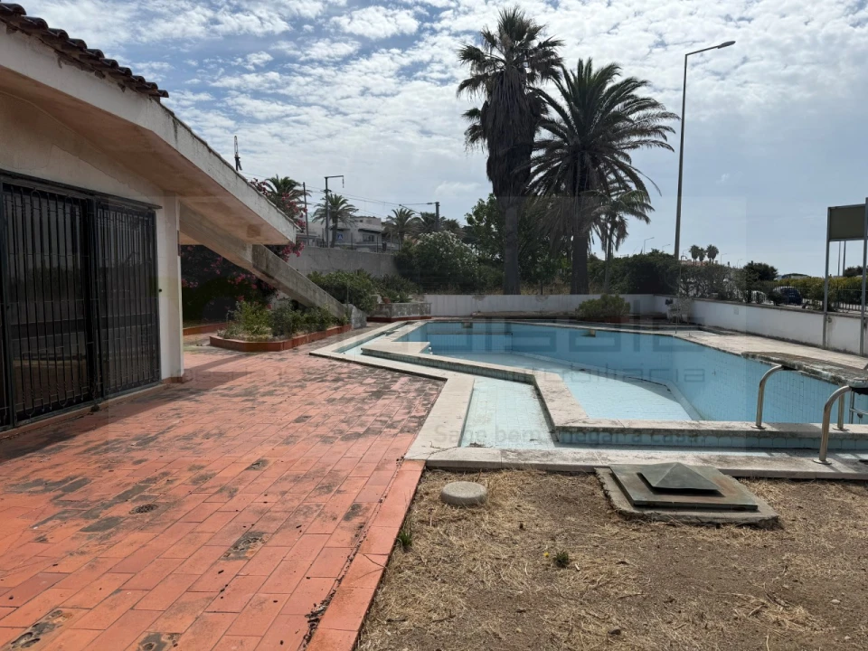 Moradia T5 para Venda em Carcavelos e Parede Foto 1