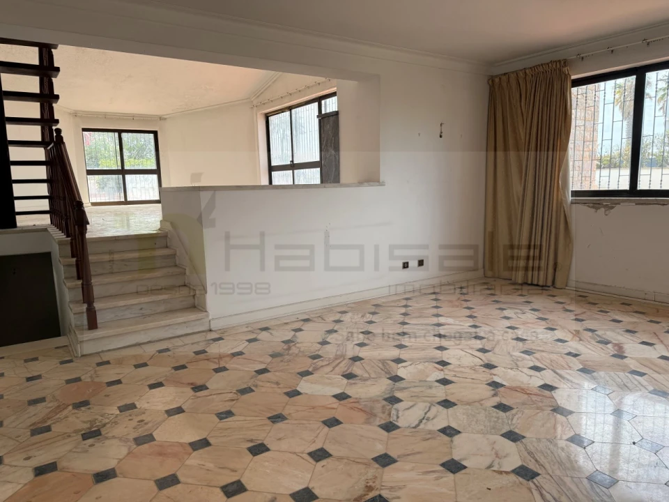 Moradia T5 para Venda em Carcavelos e Parede Foto 24