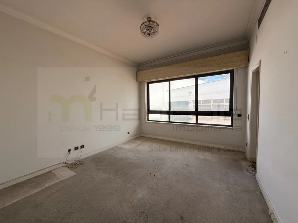 Moradia T5 para Venda em Carcavelos e Parede Foto 30