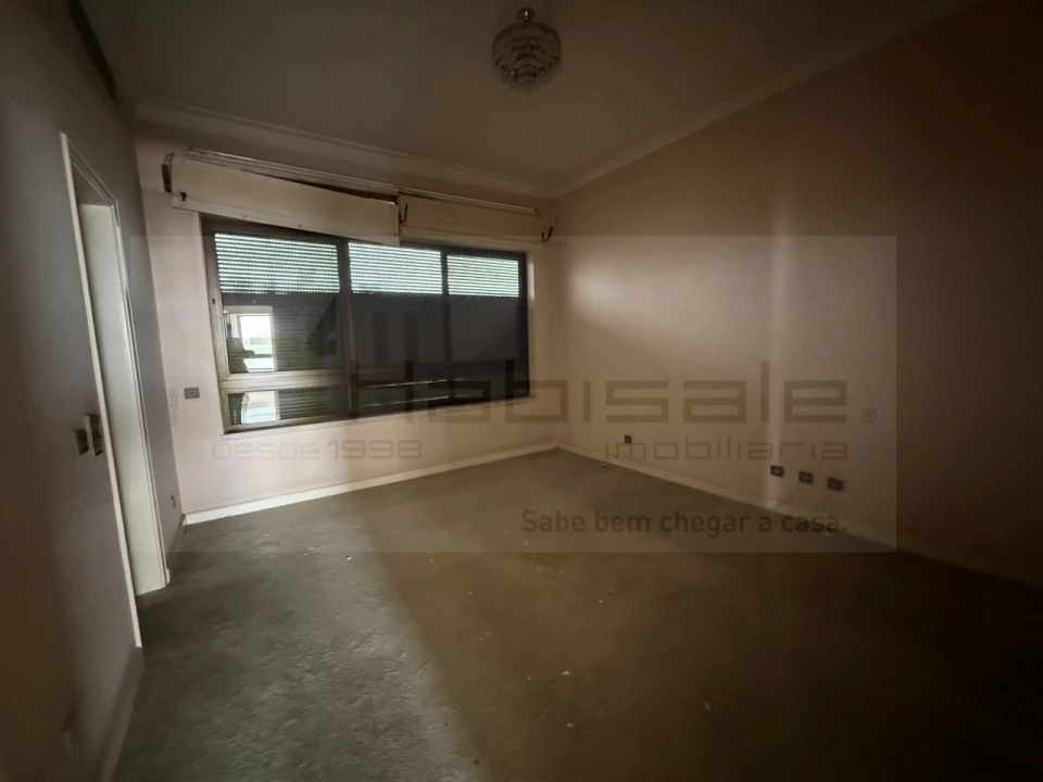 Moradia T5 para Venda em Carcavelos e Parede Foto 31