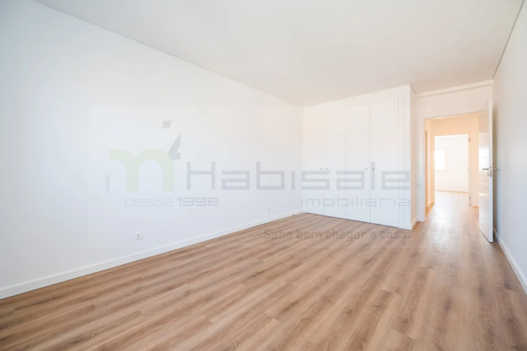 Apartamento T2 para Venda em Carcavelos e Parede Foto 17