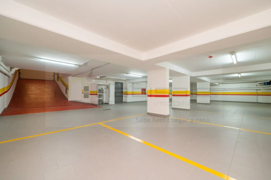 Apartamento T2 para Venda em Carcavelos e Parede Foto 22