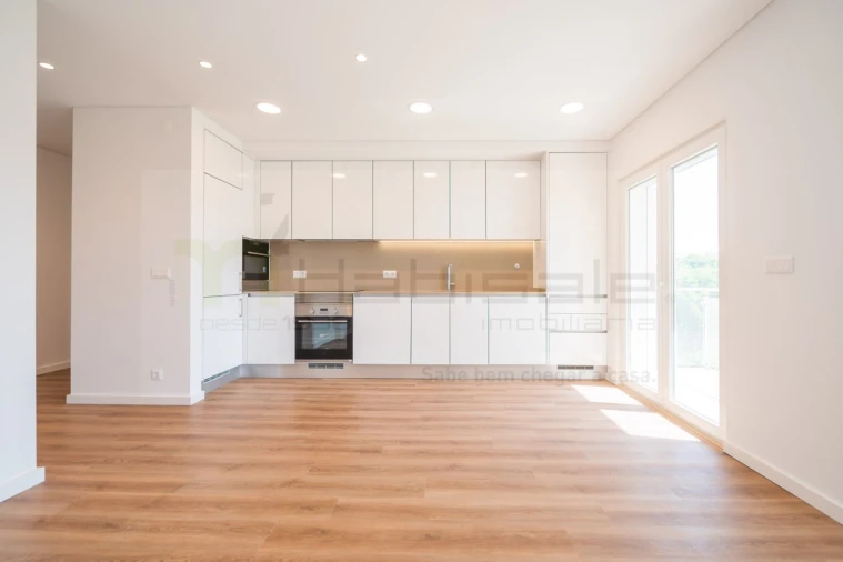 Apartamento T2 para Venda em Carcavelos e Parede Foto 2