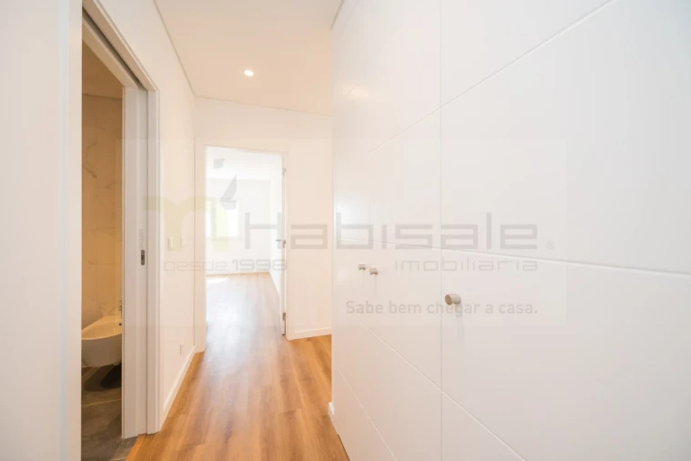 Apartamento T2 para Venda em Carcavelos e Parede Foto 12