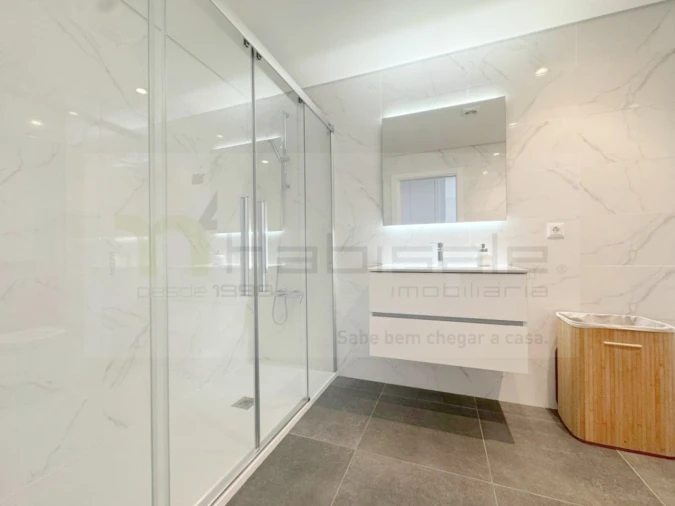 Apartamento T2 para Venda em Carcavelos e Parede Foto 16