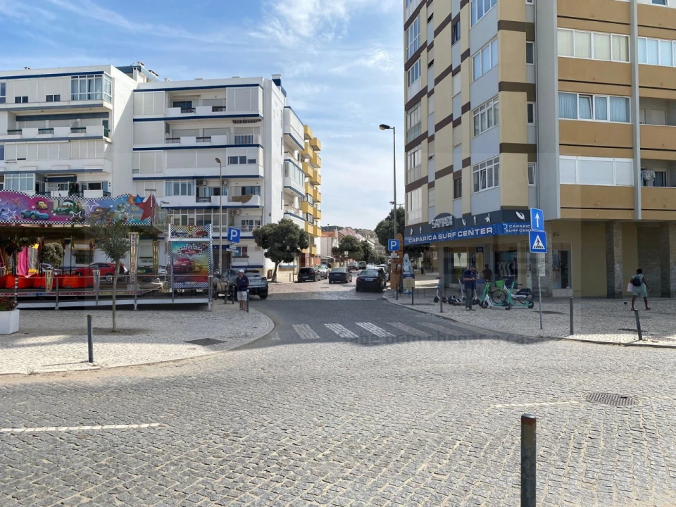 Apartamento T4 para Venda em Costa da Caparica Foto 3