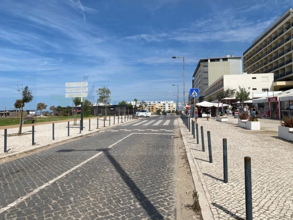 Apartamento T4 para Venda em Costa da Caparica Foto 2