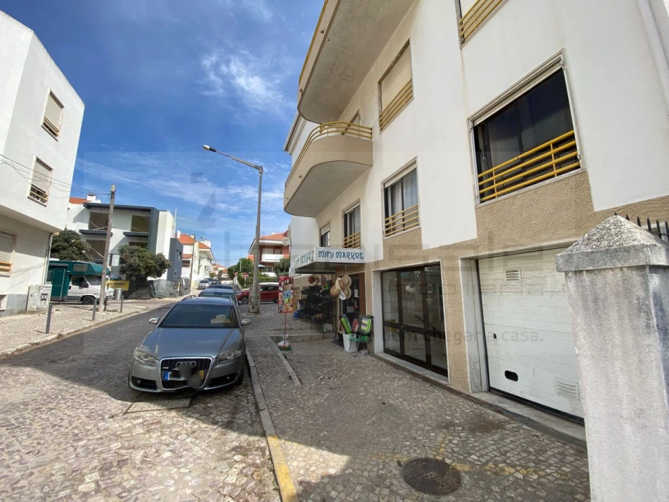 Apartamento T4 para Venda em Costa da Caparica Foto 7