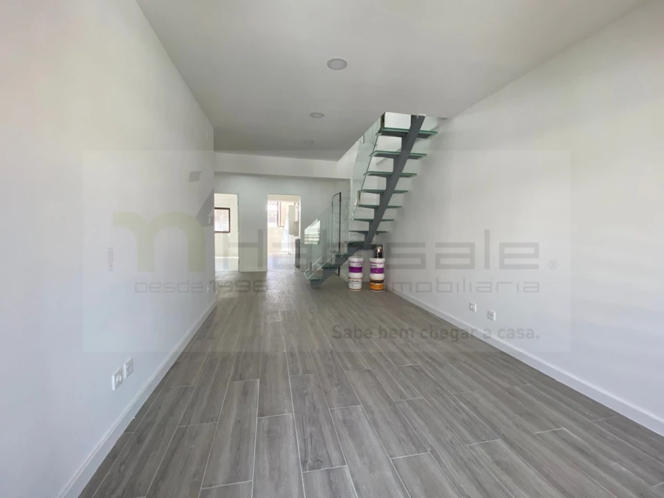 Apartamento T4 para Venda em Costa da Caparica Foto 12