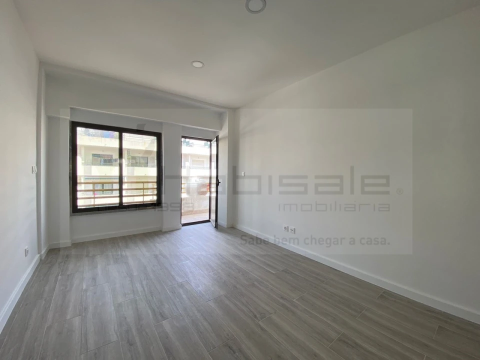 Apartamento T4 para Venda em Costa da Caparica Foto 13