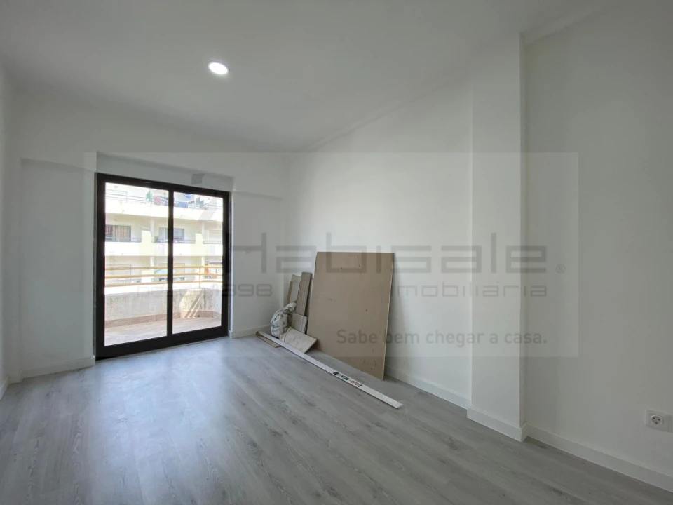 Apartamento T4 para Venda em Costa da Caparica Foto 23