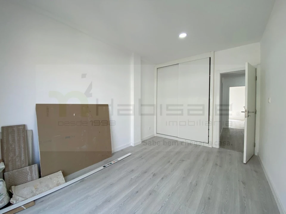 Apartamento T4 para Venda em Costa da Caparica Foto 25