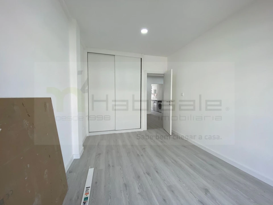 Apartamento T4 para Venda em Costa da Caparica Foto 26