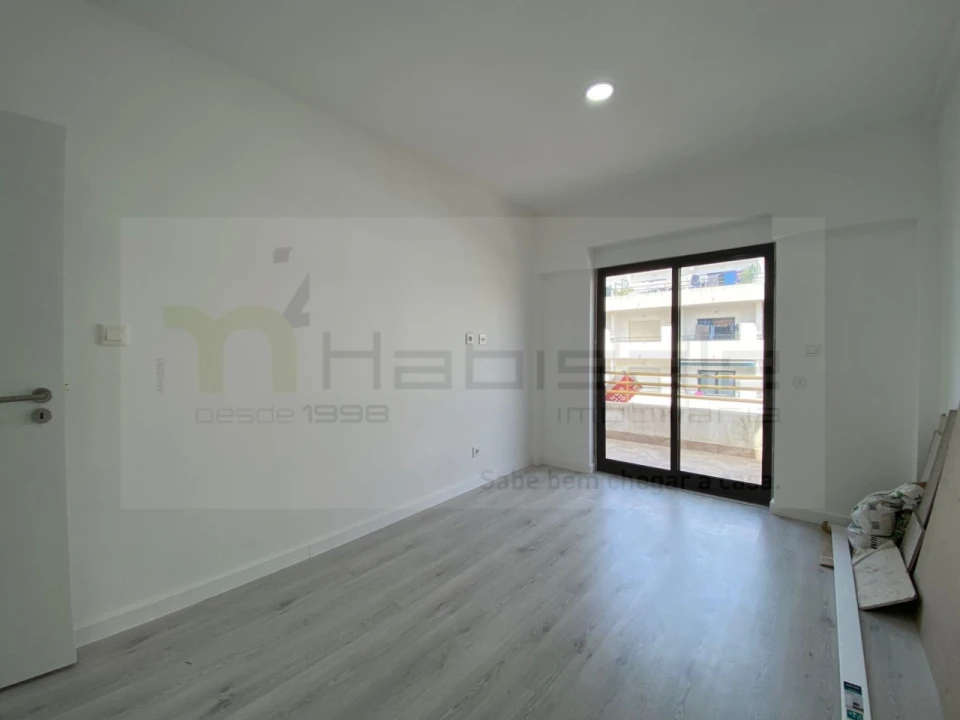 Apartamento T4 para Venda em Costa da Caparica Foto 27