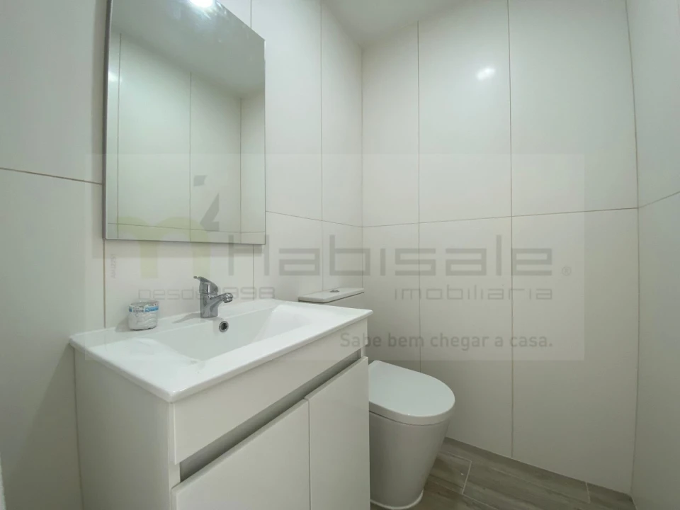 Apartamento T4 para Venda em Costa da Caparica Foto 28