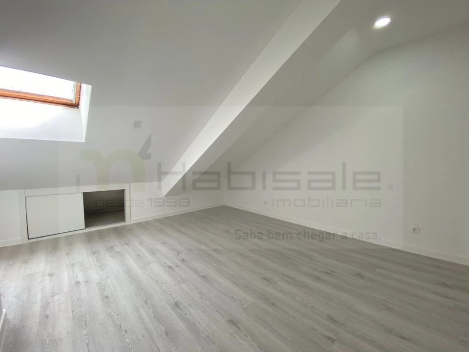 Apartamento T4 para Venda em Costa da Caparica Foto 35