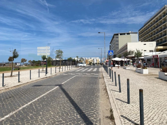 Apartamento T4 para Venda em Costa da Caparica Foto 2