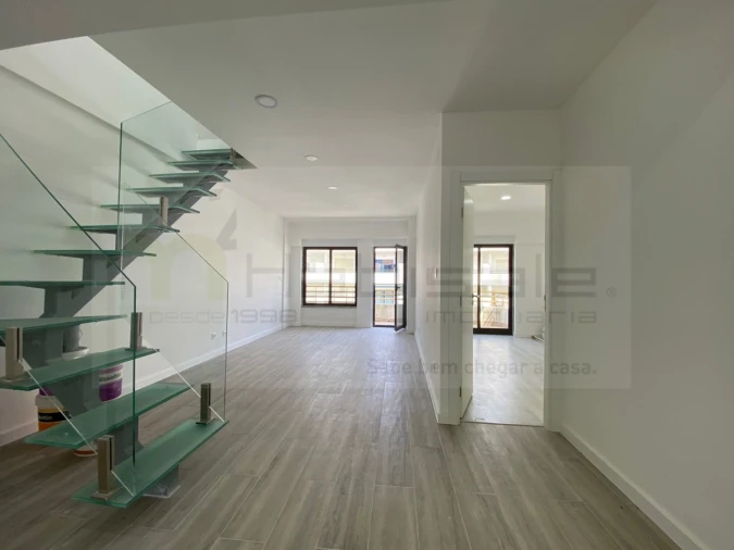 Apartamento T4 para Venda em Costa da Caparica Foto 10