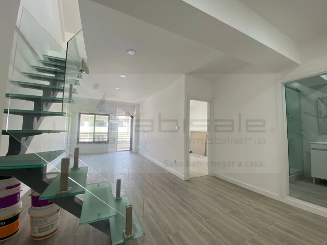 Apartamento T4 para Venda em Costa da Caparica Foto 11