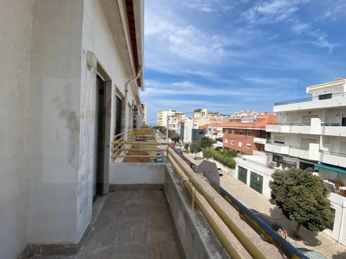 Apartamento T4 para Venda em Costa da Caparica Foto 24