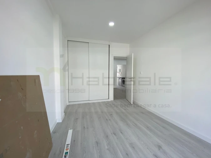 Apartamento T4 para Venda em Costa da Caparica Foto 26