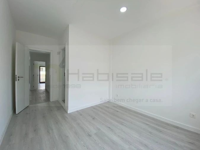 Apartamento T4 para Venda em Costa da Caparica Foto 29