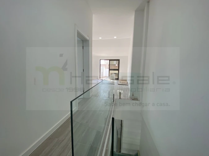 Apartamento T4 para Venda em Costa da Caparica Foto 34