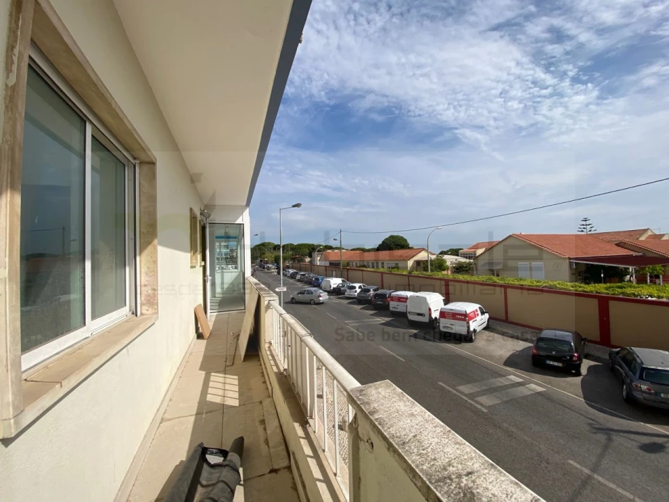 Apartamento T4 para Venda em Laranjeiro e Feijó Foto 16