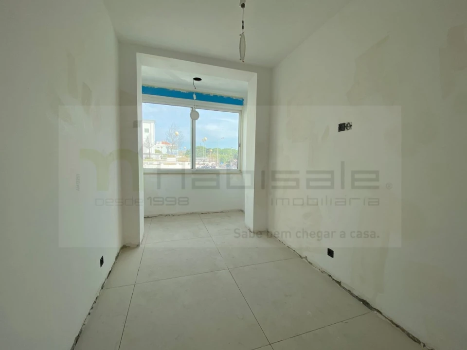 Apartamento T4 para Venda em Laranjeiro e Feijó Foto 23