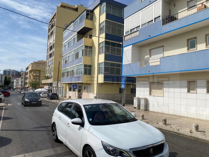 Apartamento T4 para Venda em Laranjeiro e Feijó Foto 2
