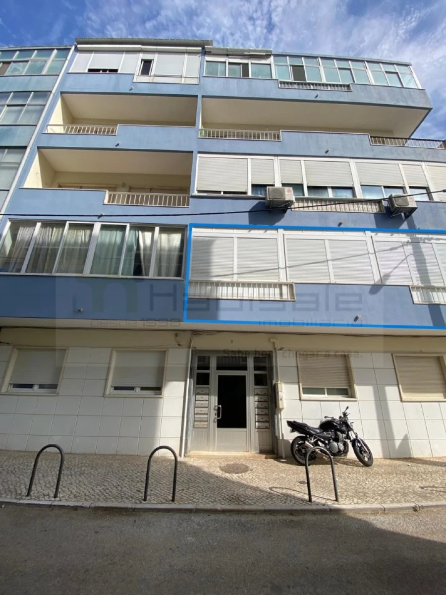 Apartamento T4 para Venda em Laranjeiro e Feijó Foto 4