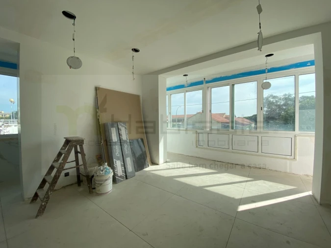 Apartamento T4 para Venda em Laranjeiro e Feijó Foto 7