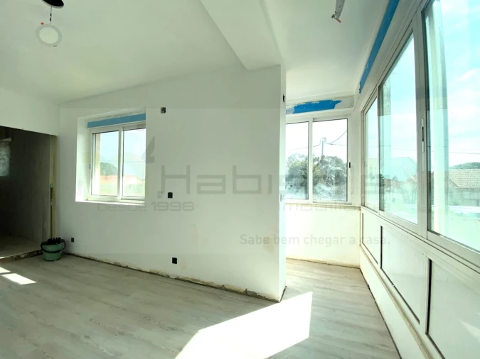 Apartamento T4 para Venda em Laranjeiro e Feijó Foto 14