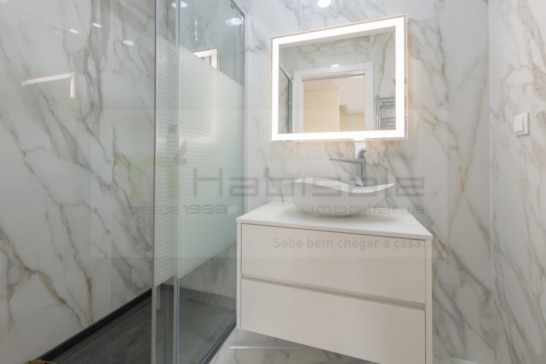 Moradia T4 para Venda em Pontinha e Famões Foto 13