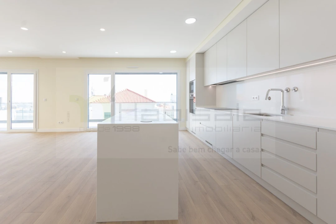 Moradia T4 para Venda em Pontinha e Famões Foto 9