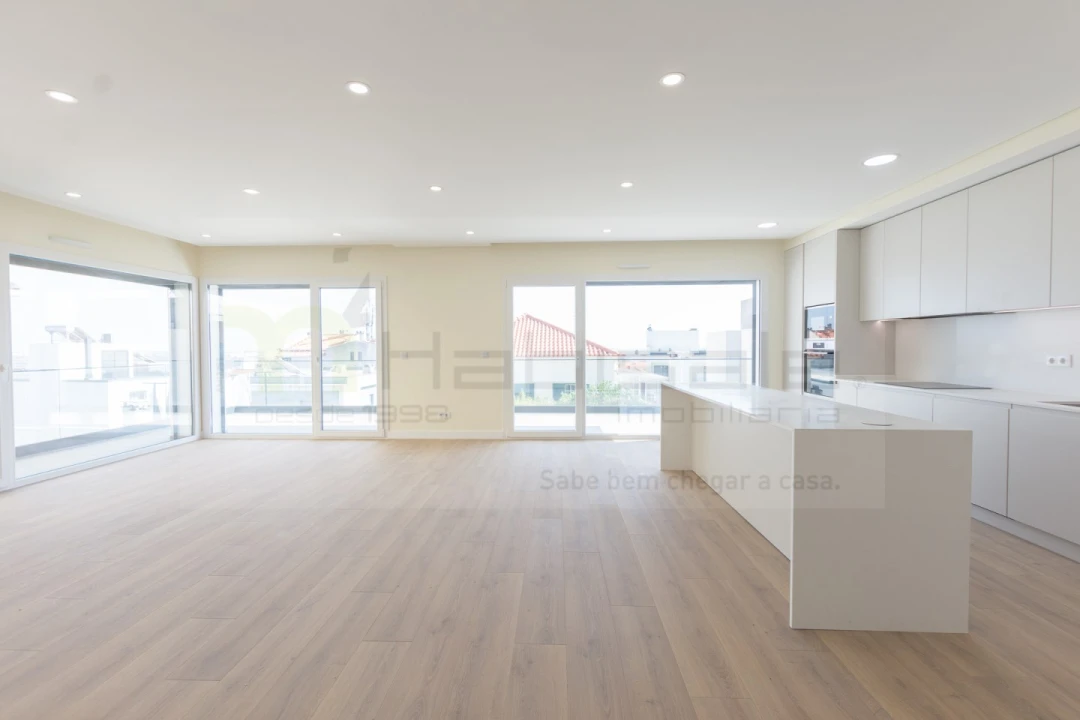 Moradia T4 para Venda em Pontinha e Famões Foto 36