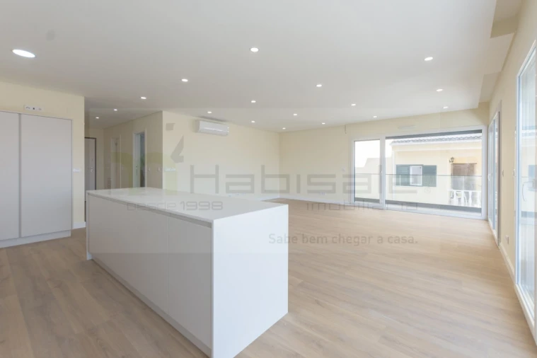 Moradia T4 para Venda em Pontinha e Famões Foto 14