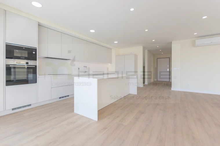 Moradia T4 para Venda em Pontinha e Famões Foto 17