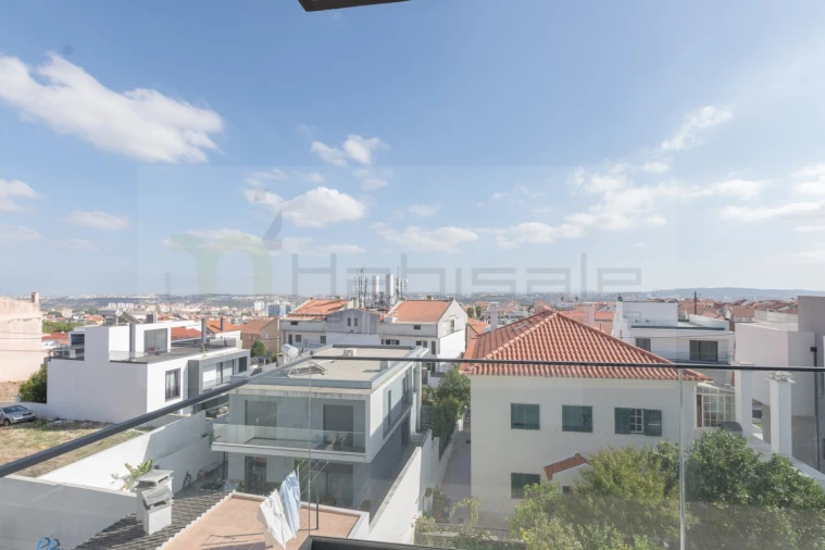 Moradia T4 para Venda em Pontinha e Famões Foto 27