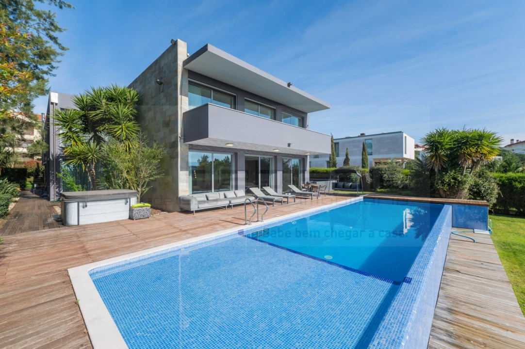 Moradia T6 para Venda em Queluz e Belas Foto 3